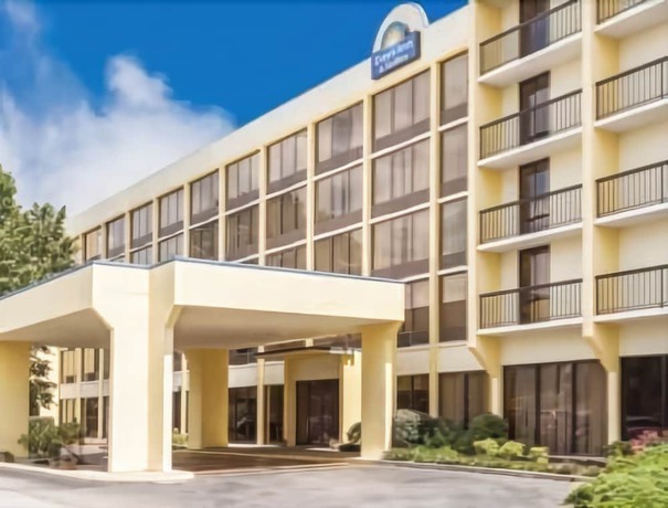 Imagen general del Hotel Days Inn and Suites by Wyndham SE Columbia Ft Jackson. Foto 1