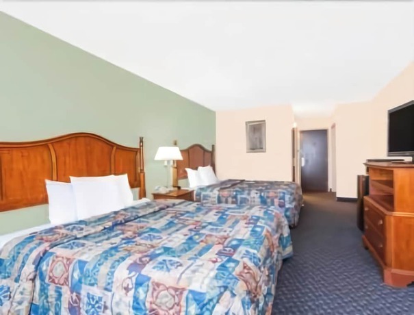 Imagen de la habitación del Hotel Days Inn and Suites by Wyndham SE Columbia Ft Jackson. Foto 12