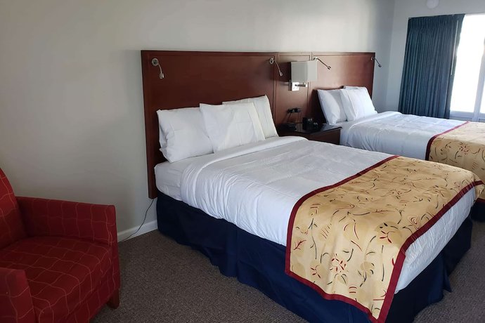 Imagen de la habitación del Hotel Days Inn and Suites by Wyndham St. Ignace Lakefront. Foto 3