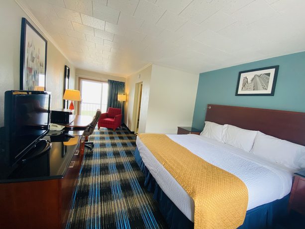 Imagen de la habitación del Hotel Days Inn and Suites by Wyndham St. Ignace Lakefront. Foto 4