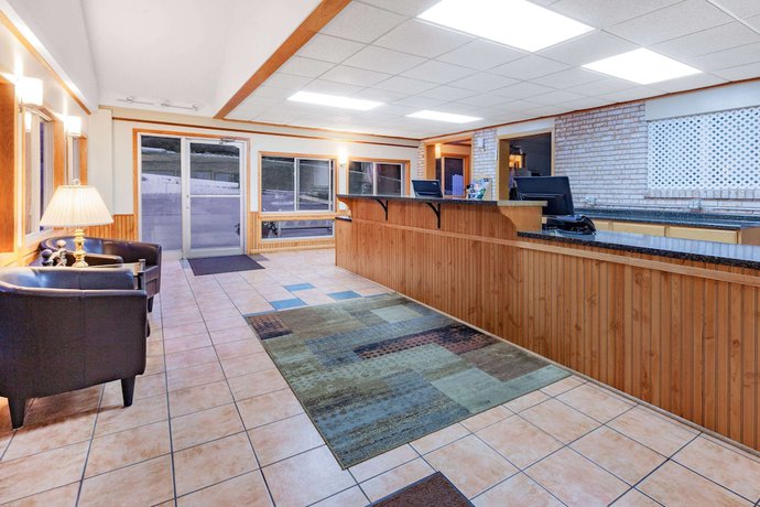 Imagen de los interiores del Hotel Days Inn and Suites by Wyndham St. Ignace Lakefront. Foto 19