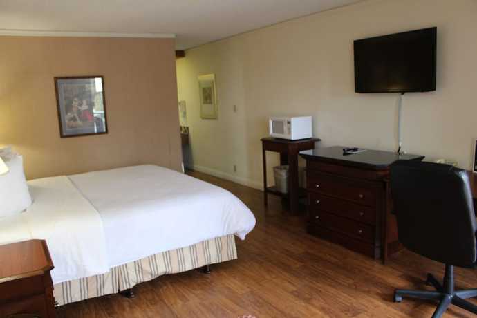 Imagen de la habitación del Hotel Days Inn and Suites by Wyndham Sunnyvale. Foto 12