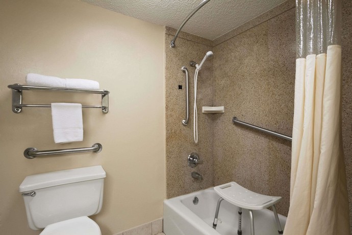 Imagen de la habitación del Hotel Days Inn and Suites by Wyndham Tuscaloosa - Univ. of Alabama. Foto 10