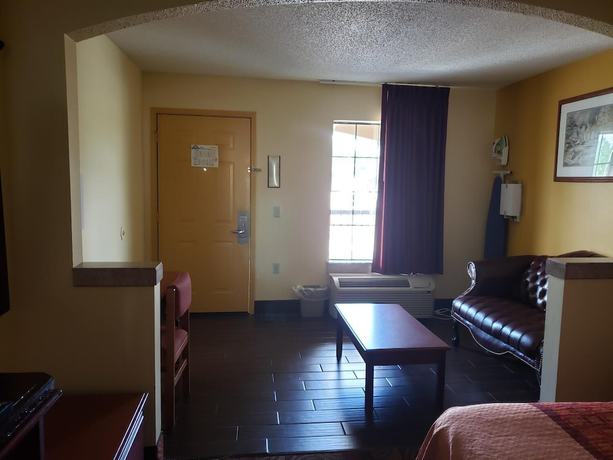 Imagen de la habitación del Hotel Days Inn and Suites by Wyndham Tuscaloosa - Univ. of Alabama. Foto 11