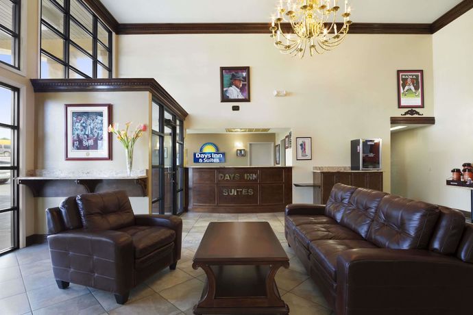 Imagen de los interiores del Hotel Days Inn and Suites by Wyndham Tuscaloosa - Univ. of Alabama. Foto 20