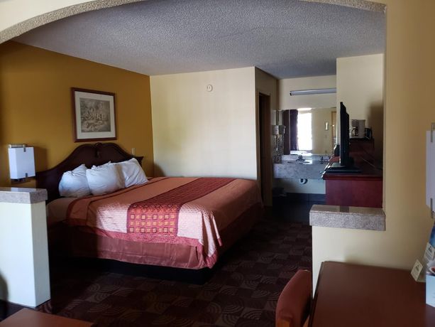Imagen de la habitación del Hotel Days Inn and Suites by Wyndham Tuscaloosa - Univ. of Alabama. Foto 13