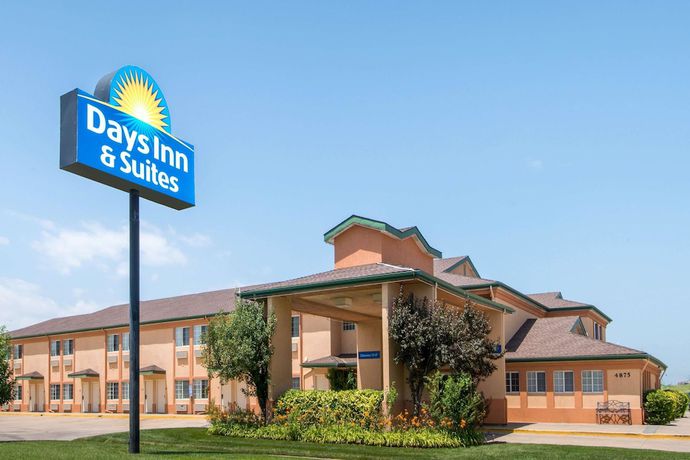 Imagen general del Hotel Days Inn and Suites by Wyndham Wichita. Foto 2