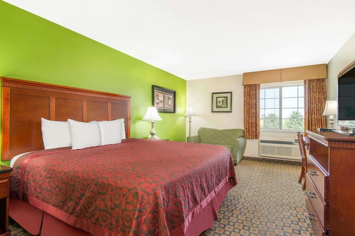 Imagen de la habitación del Hotel Days Inn and Suites by Wyndham Wichita. Foto 8