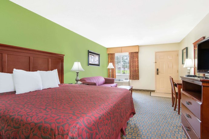 Imagen de la habitación del Hotel Days Inn and Suites by Wyndham Wichita. Foto 9