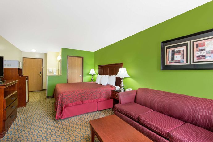 Imagen de la habitación del Hotel Days Inn and Suites by Wyndham Wichita. Foto 10