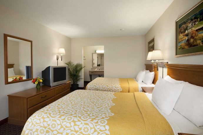 Imagen de la habitación del Hotel Days Inn by Wyndham Alexandria. Foto 12