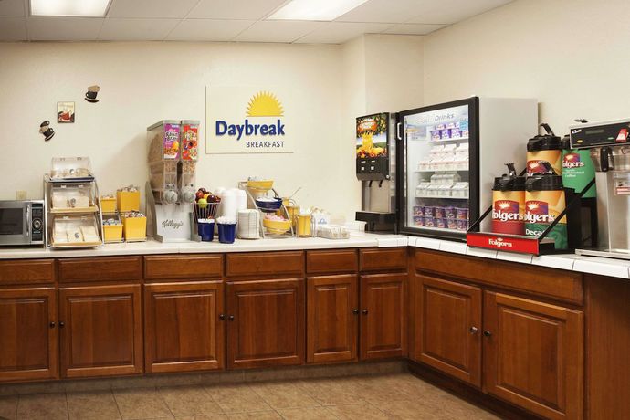 Imagen de los interiores del Hotel Days Inn by Wyndham Alexandria. Foto 17