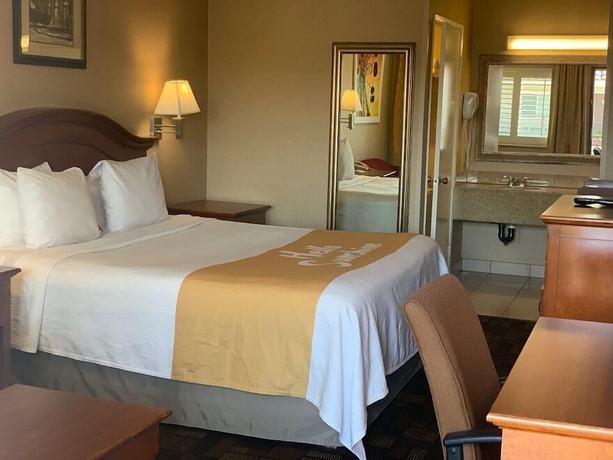Imagen de la habitación del Hotel Days Inn by Wyndham Alhambra CA. Foto 7