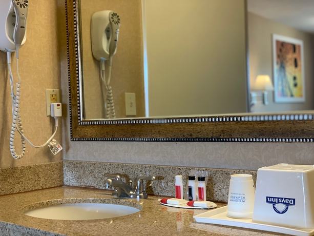 Imagen de la habitación del Hotel Days Inn by Wyndham Alhambra CA. Foto 17