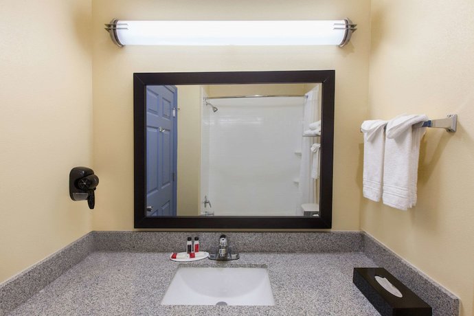 Imagen de la habitación del Hotel Days Inn by Wyndham Baton Rouge Airport. Foto 12