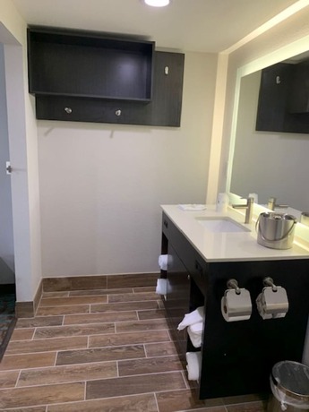 Imagen de la habitación del Hotel Days Inn by Wyndham Bellville Mansfield. Foto 7