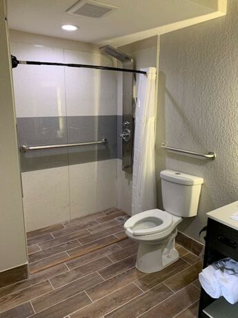 Imagen de la habitación del Hotel Days Inn by Wyndham Bellville Mansfield. Foto 9
