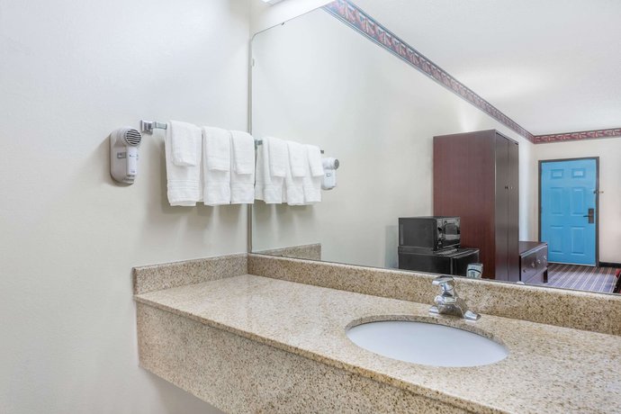 Imagen de la habitación del Hotel Days Inn by Wyndham Blythewood North Columbia. Foto 8