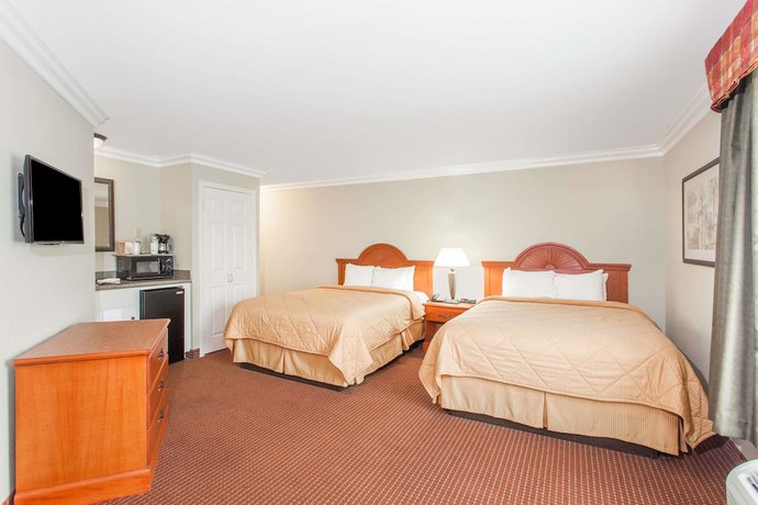 Imagen de la habitación del Hotel Days Inn by Wyndham Carlsbad, Carlsbad. Foto 8