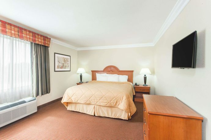 Imagen de la habitación del Hotel Days Inn by Wyndham Carlsbad, Carlsbad. Foto 11