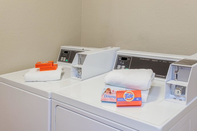 Imagen de los interiores del Hotel Days Inn by Wyndham Carlsbad, Carlsbad. Foto 18