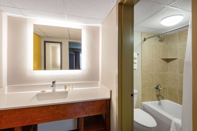 Imagen de la habitación del Hotel Days Inn by Wyndham Charlottesville/University Area. Foto 10