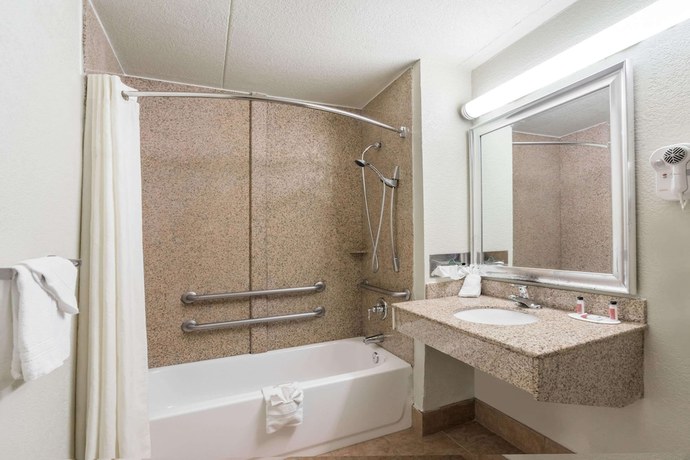 Imagen de la habitación del Hotel Days Inn by Wyndham Chattanooga Lookout Mountain West. Foto 5