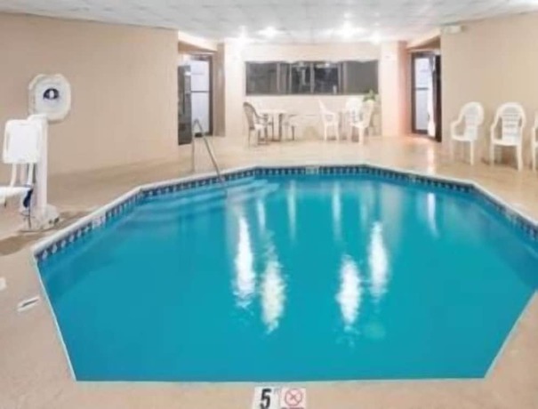 Imagen de la piscina del Hotel Days Inn by Wyndham Chattanooga Lookout Mountain West. Foto 16