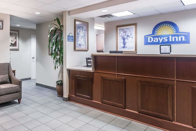 Imagen de los interiores del Hotel Days Inn by Wyndham Chiefland. Foto 12