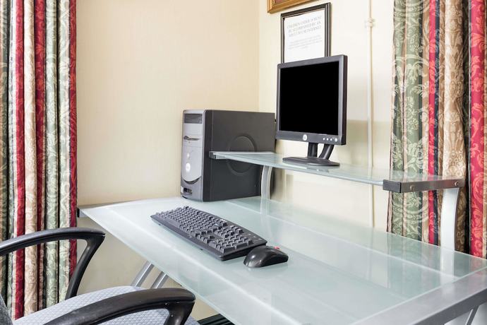 Imagen de los interiores del Hotel Days Inn by Wyndham Chiefland. Foto 13