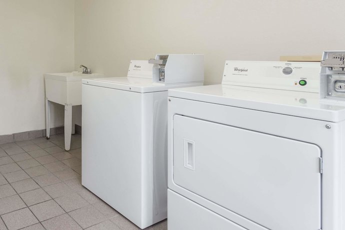 Imagen de los interiores del Hotel Days Inn by Wyndham Chiefland. Foto 15