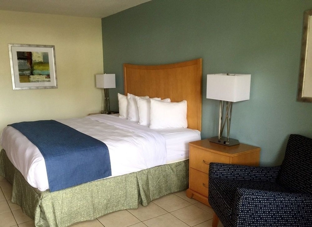 Imagen de la habitación del Hotel Days Inn by Wyndham Cocoa Beach Port Canaveral. Foto 6