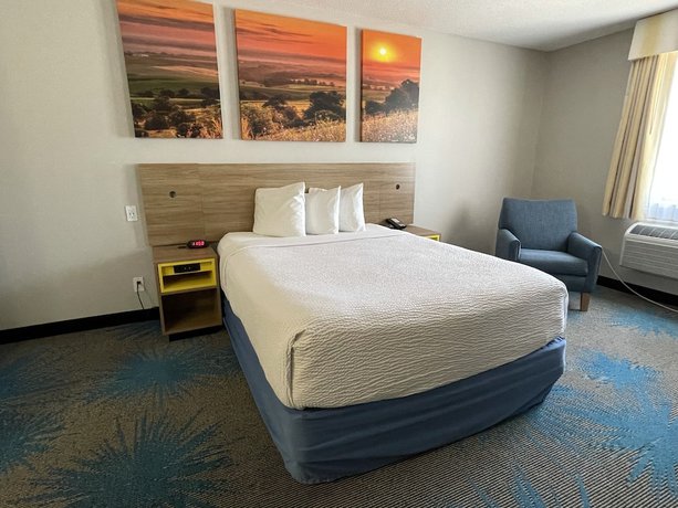 Imagen de la habitación del Hotel Days Inn by Wyndham Colby. Foto 8