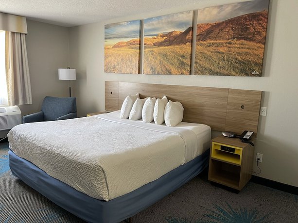 Imagen de la habitación del Hotel Days Inn by Wyndham Colby. Foto 16