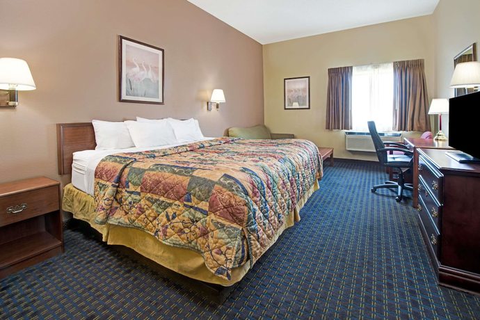 Imagen de la habitación del Hotel Days Inn by Wyndham Collinsville/St. Louis. Foto 11