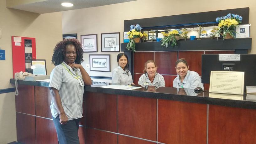 Imagen de los interiores del Hotel Days Inn by Wyndham Collinsville/St. Louis. Foto 17