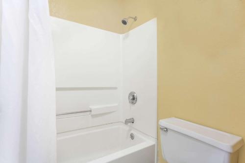 Imagen de la habitación del Hotel Days Inn by Wyndham Columbia. Foto 11
