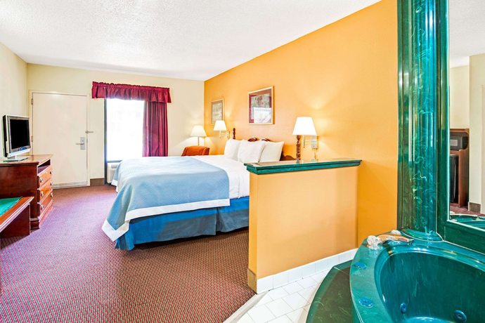 Imagen de la habitación del Hotel Days Inn by Wyndham Covington, Covington. Foto 7