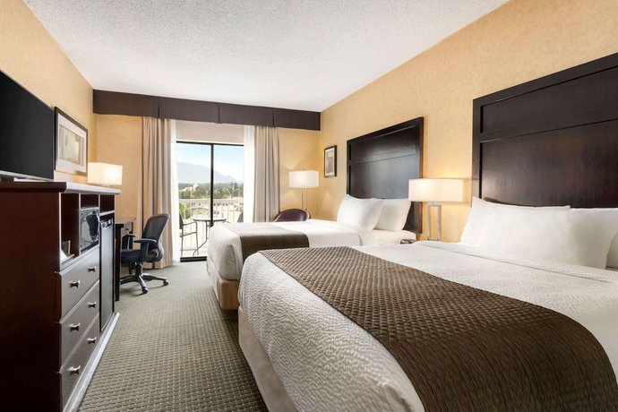 Imagen de la habitación del Hotel Days Inn by Wyndham Cranbrook Conference Centre. Foto 16