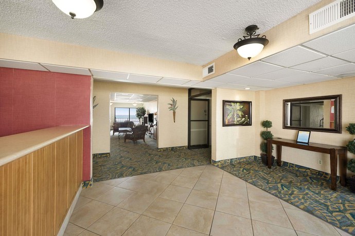 Imagen de los interiores del Hotel Days Inn by Wyndham Daytona Oceanfront. Foto 19