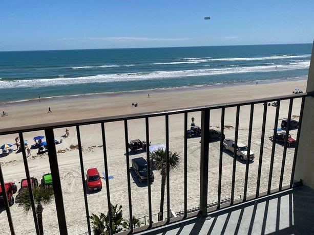 Imagen de la habitación del Hotel Days Inn by Wyndham Daytona Oceanfront. Foto 16