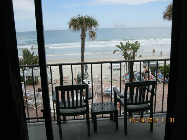 Imagen de la habitación del Hotel Days Inn by Wyndham Daytona Oceanfront. Foto 17