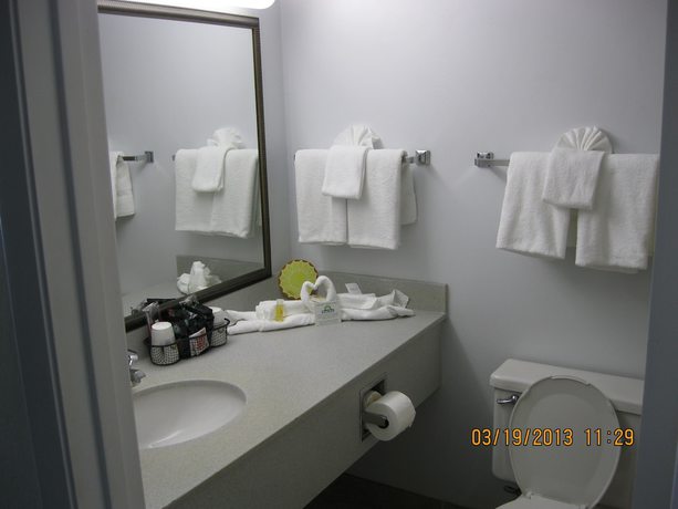 Imagen de la habitación del Hotel Days Inn by Wyndham Daytona Oceanfront. Foto 18