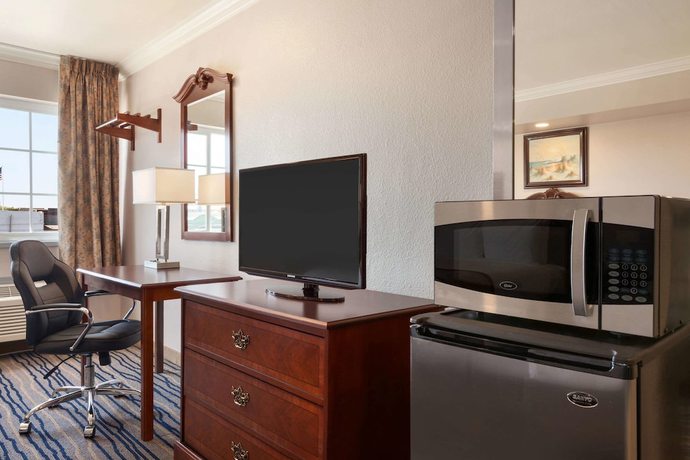 Imagen de la habitación del Hotel Days Inn by Wyndham Eureka CA. Foto 2