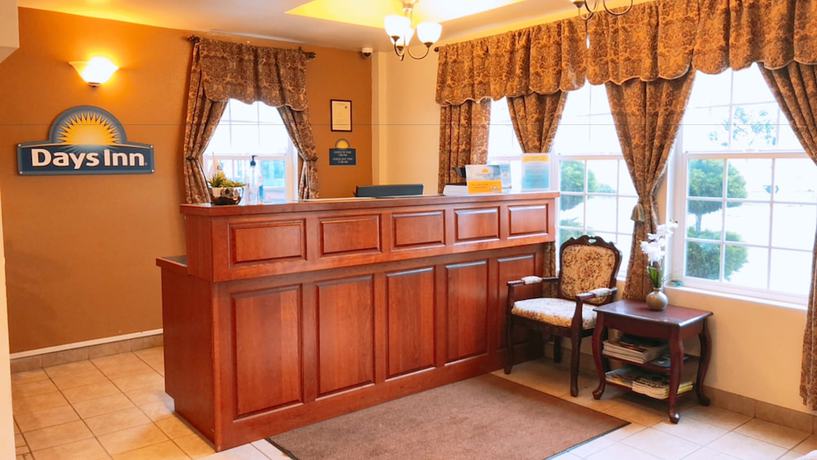 Imagen de los interiores del Hotel Days Inn by Wyndham Eureka CA. Foto 20