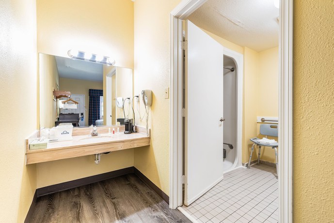 Imagen de la habitación del Hotel Days Inn by Wyndham Federal Way. Foto 8
