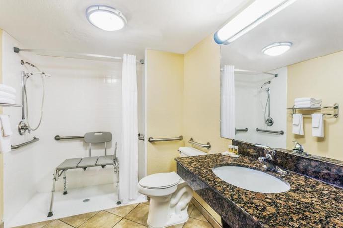 Imagen de la habitación del Hotel Days Inn by Wyndham Fort Lauderdale-Oakland Park Airport North. Foto 4