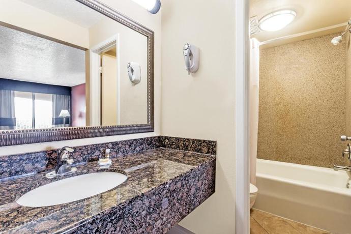Imagen de la habitación del Hotel Days Inn by Wyndham Fort Lauderdale-Oakland Park Airport North. Foto 5