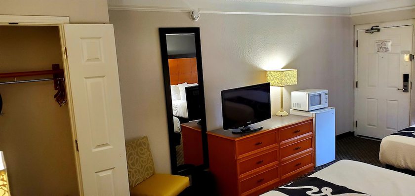 Imagen de la habitación del Hotel Days Inn by Wyndham Gainesville University I-75. Foto 8