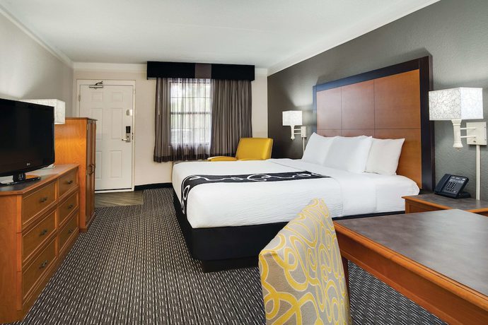 Imagen de la habitación del Hotel Days Inn by Wyndham Gainesville University I-75. Foto 14